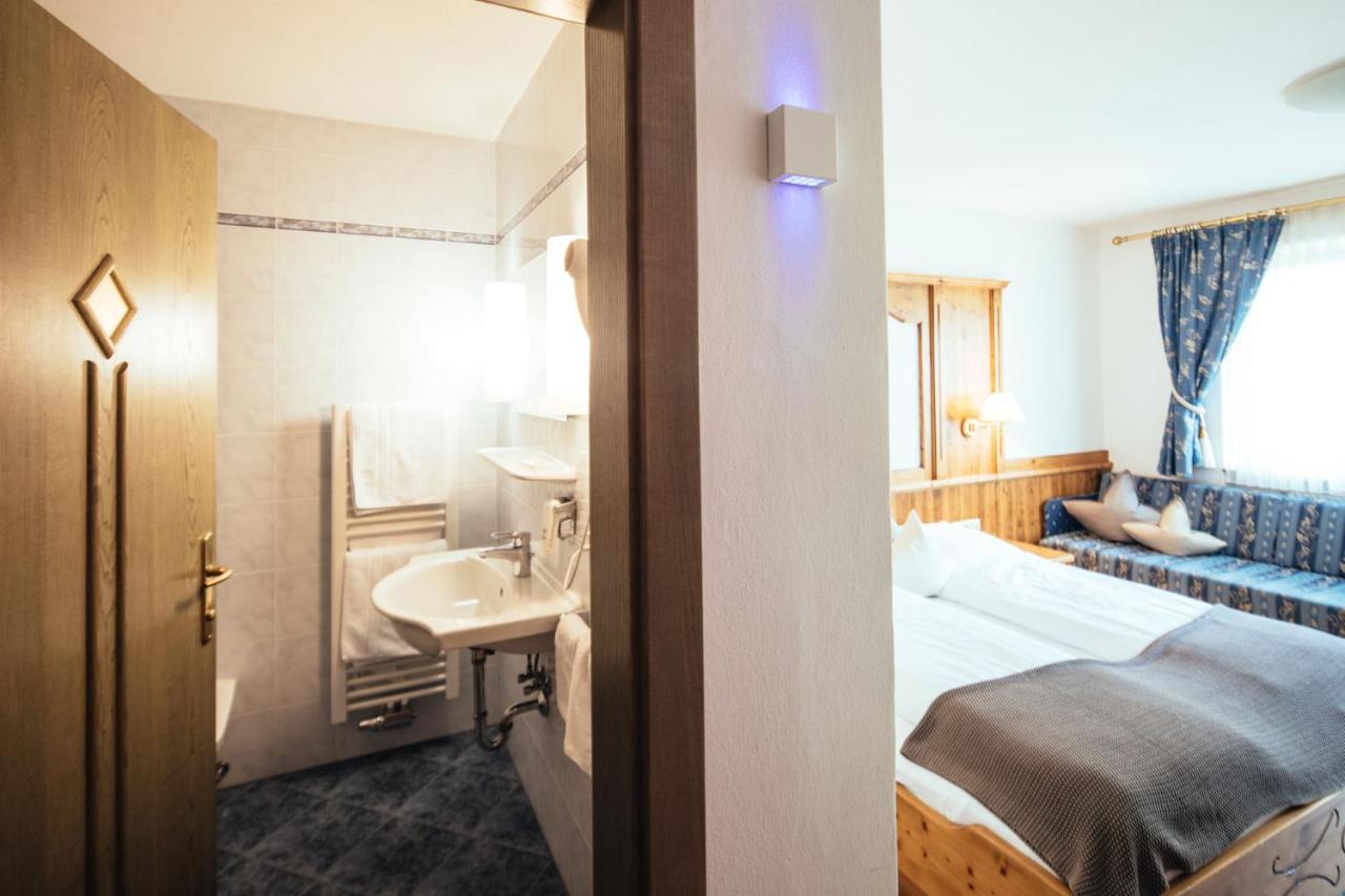 Hotel Tirolerhof à San Leonardo in Passiria Extérieur photo